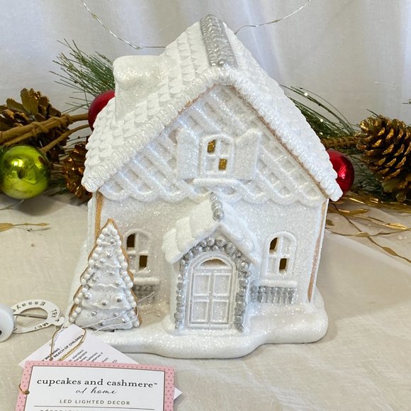 Cupcakes & Cashmere White Holiday Christmas LED Lighted Gingerbread House New 8" - Picture 3 of 10